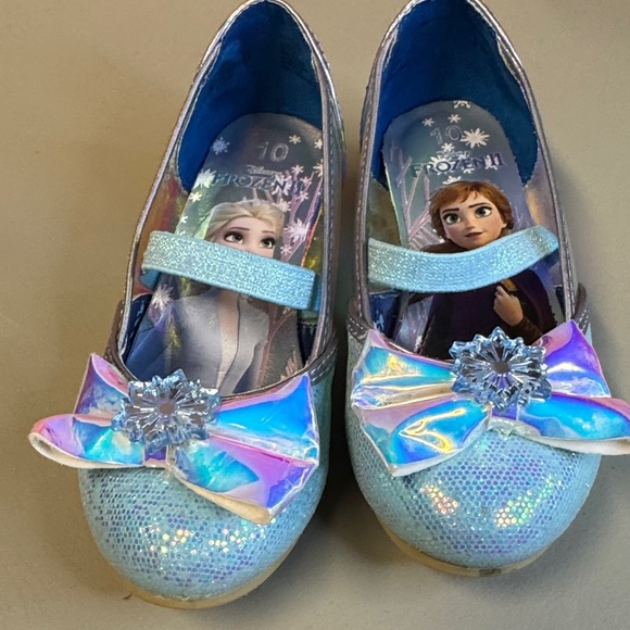 Disney Frozen II Iridescent Blue Dress Shoes - Picture 5 of 7